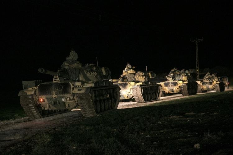 <p><span style="color:#FFD700"><strong>ALMAN ZEİT GAZETESİ</strong></span></p>
<p>PKK'nın Suriye uzantısı YPG ve PYD'ye karşı sınır güvenliği için başlatılan harekatı "Erdoğan Suriye Kürtlerine karşı kara harekatı başlattı" başlığıyla verdi. </p>
