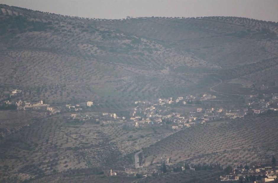<p>Öte yandan, Afrin’deki sivillerin küçük gruplar halinde göçe başladığı bildirildi. Göç edenlerin, Esad kontrolündeki Halep’in kuzeyine yöneldikleri ifade edildi.</p>

<p> </p>
