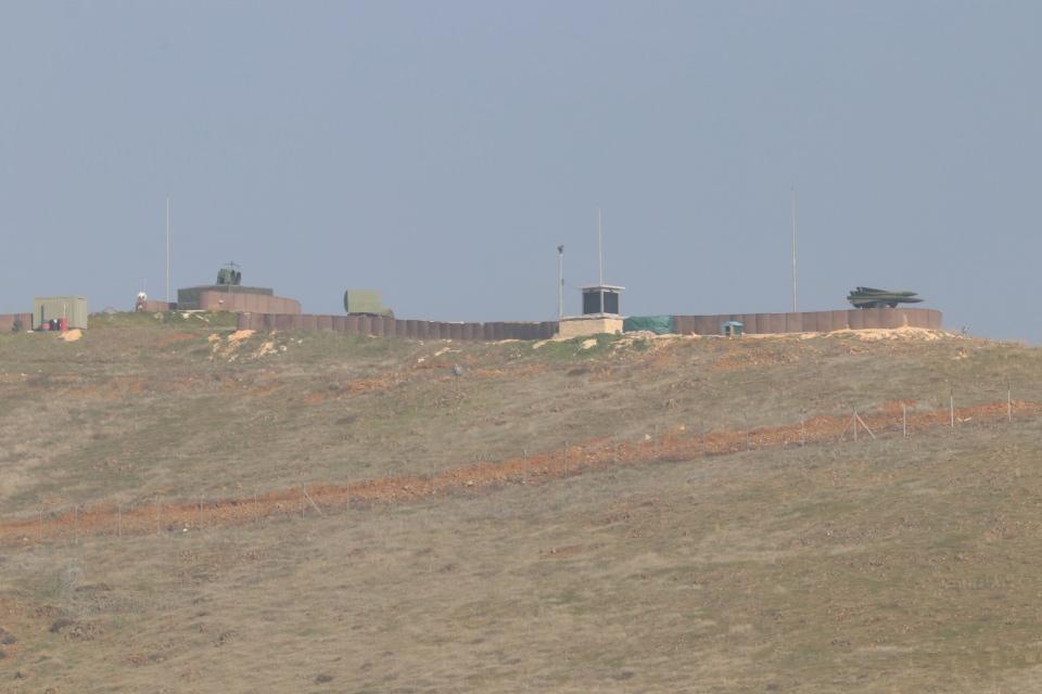 <p>Afrin'e sınır komşusu olan Kırıkhan ilçesindeki 12. Hawk Batarya Komutanlığında bulunan çok sayıda Hawk füze bataryasının da namluları Afrin'in Qude, Ma'mal Üshangi ve Sate ilçelerine doğrultulmuş pozisyonda.<br />
 </p>
