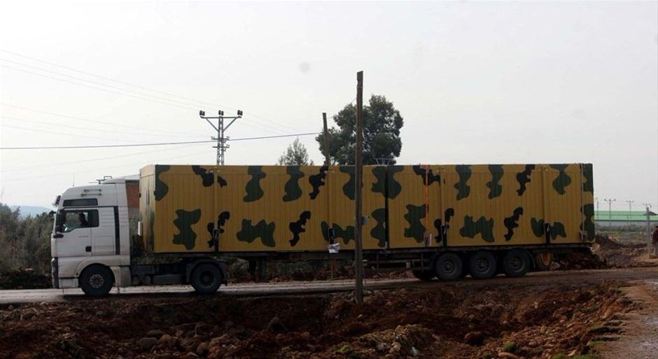 <p>Konteyner, tank ve zırhlı personel taşıyıcıların, sınırdaki birliklere takviye amaçlı gönderildiği öğrenildi.</p>

<p> </p>

