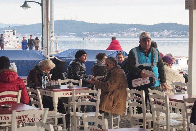 <p>Aslen Manisa Akhisarlı olan 47 yaşındaki seyyar milli piyango bileti satıcısı Resul Halis’in şansı, aklına gelen bir yöntemle açıldı. </p>

<p> </p>

<ul>
</ul>

<ul>
</ul>
