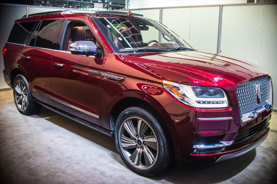 <p>Lincoln Navigator</p>
