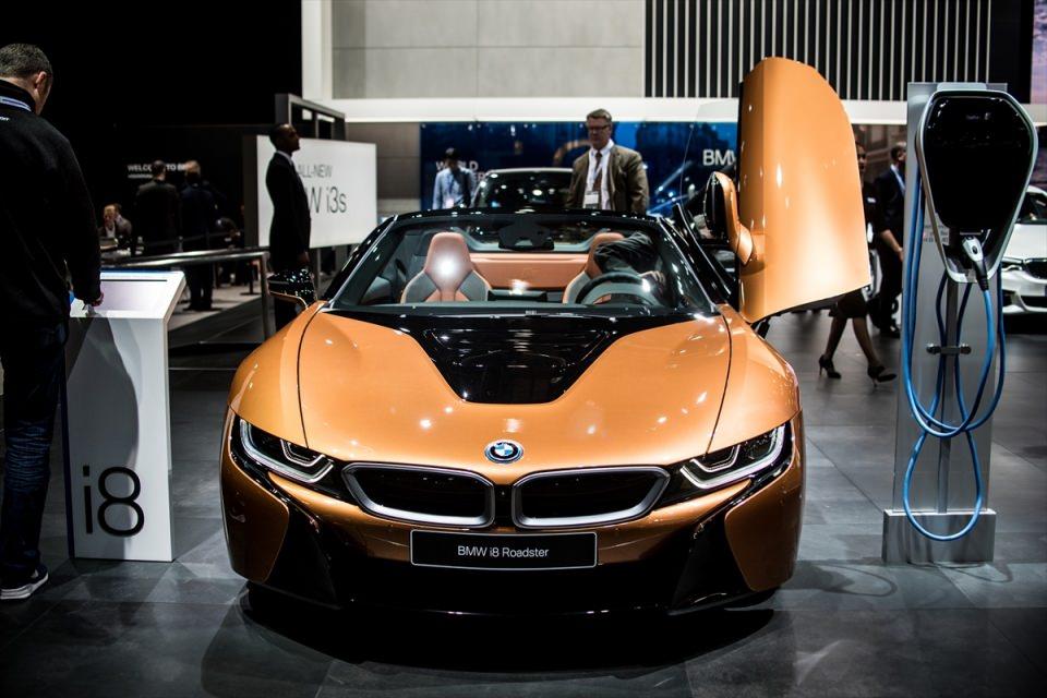 <p>BMW i8 Roadster </p>

