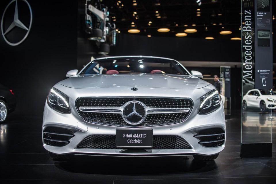 <p>Mercedes-Benz S-560 4 Matic Cabriolet </p>