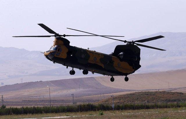 <p><strong>TSK'YA 'UÇAN KALE' TAKVİYESİ!</strong></p>

<p>Türk Silahlı Kuvvetleri (TSK), envanterine bu yıl içinde alınması planlanan harp araç gereçlerinin yanı sıra tedarik edilecek "uçan kale" A400M uçakları ve Chinook helikopterleriyle daha da güçlenecek.</p>
