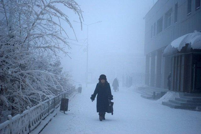 <p>Soğuğa rağmen burayı yaşanılır kılan tek şey zengin yeraltı kaynaklarına sahip olması. </p>
<p> </p>
<ul>
</ul>
<ul>
</ul>