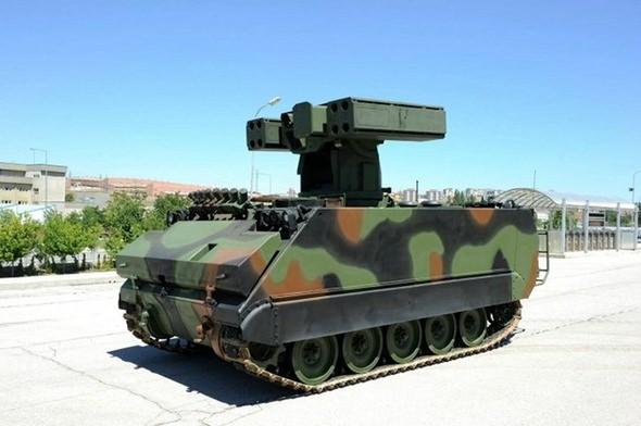 <p><strong>ATILGAN </strong><br />
<br />
Atılgan; Kaideye Monteli Stinger (KMS) projesi için üretilen M113 zırhlı personel taşıyıcısını alt platform olarak kullanan, kızılötesi (ısı) güdümlü FIM-92G Stinger füzesini ana silah olarak kullanan ve öz savunması için bir adet 12,7 mm çaplı makinalı tüfek kullanan alçak irtifa hava savunma sistemi.</p>