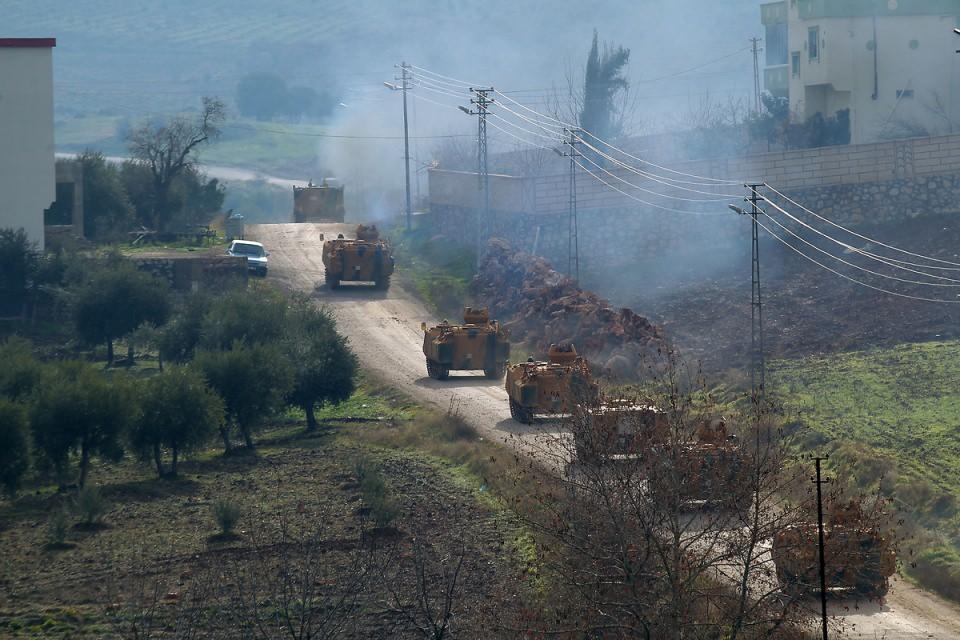 <p>Türkiye’nin sınır illerinin güvenliğinin sağlanmasında ve Fırat Kalkanı’nın korunmasında Afrin kritik önemdedir.</p>
<p> </p>