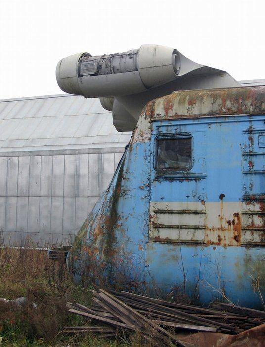 <p>Sovyet standart demiryolları üzerindeki denemelerde 250 km/saat'lik rekor bir hıza başarıyla ulaşabilmiştir.</p>
<p> </p>