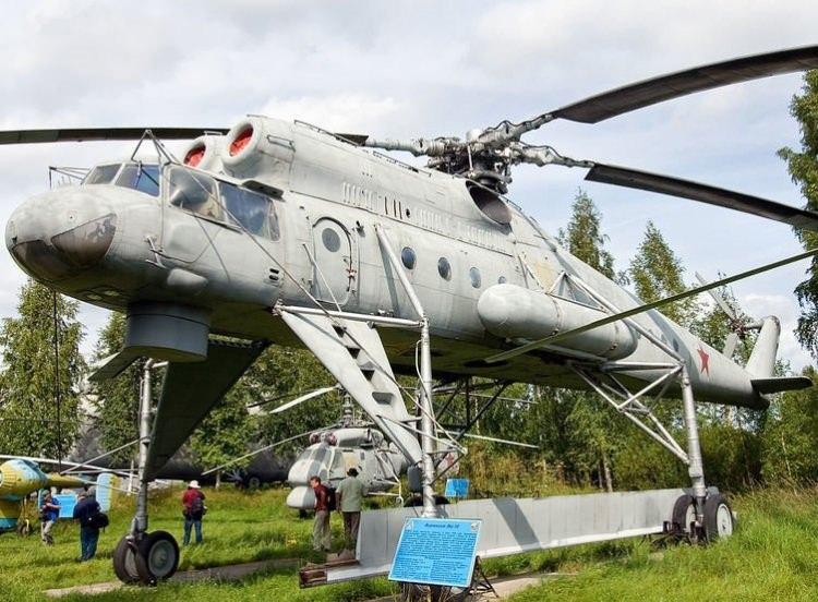 <p>Helikopterin gerçek boyutlardan çok çok büyük olduğu açık.</p>

<p> </p>
