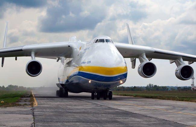 <p>Sovyet hükümetinin istediği, üretim hattındaki ikinci An-225 ise bu nedenle hiç tamamlanmadı. 20 yıl hangarda bekledikten sonra bir İngiliz taşımacılık şirketi tarafından satın alındı. Modernize edilip 2001 yılında tekrar kullanılmaya başlandı.</p>
<p> </p>