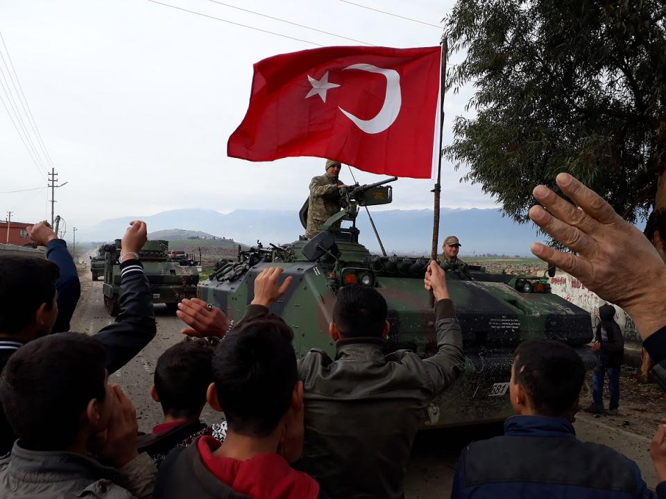 <p>Türk Silahlı Kuvvetlerince (TSK) terör örgütü PYD/PKK'nın işgal ettiği Suriye'nin Afrin bölgesinde ilerleyiş devam ediyor. Peki Türkiye Afrin'de neyi hedefliyor? İşte ayrıntılar...</p>
