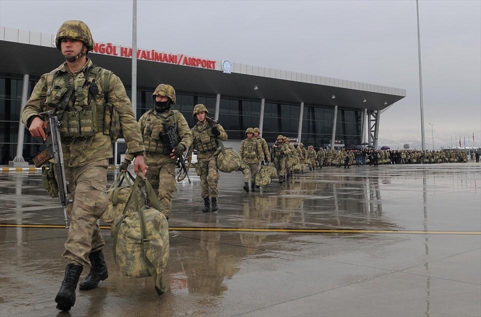 <p>Kendilerine bu kutlu yolculukta başarılar diliyoruz. Allah muvaffak eylesin. Allah kazasız belasız gidip gelmeyi nasip etsin. Allah milletimizin, birliğini ve beraberliğini, gücünü kuvvetini bozmasın: İnşallah bu millet ilelebet payidar olacaktır.</p>
