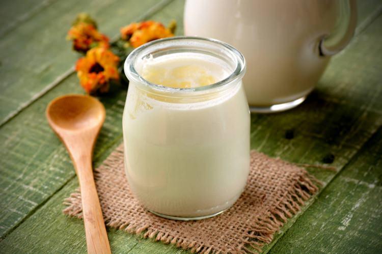 <p>- Gün içerisinde asitli ve şekerli içecekler tüketmek yerine kefir içebilirsiniz. Kefir içerisindeki yüksek probiyotik bakteriler sayesinde bağırsağı çalıştırır ve metabolizmayı hızlandırır.</p>