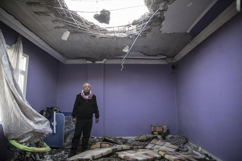 <p>Şanverdi, saldırılardan etkilenen vatandaşların acil ihtiyaçlarının giderilmesi noktasında ellerinden geleni yaptıklarını, zararların karşılanması noktasında da tüm ilgili kurumların çalışmalarını sürdürdüğünü bildirdi.  </p>
