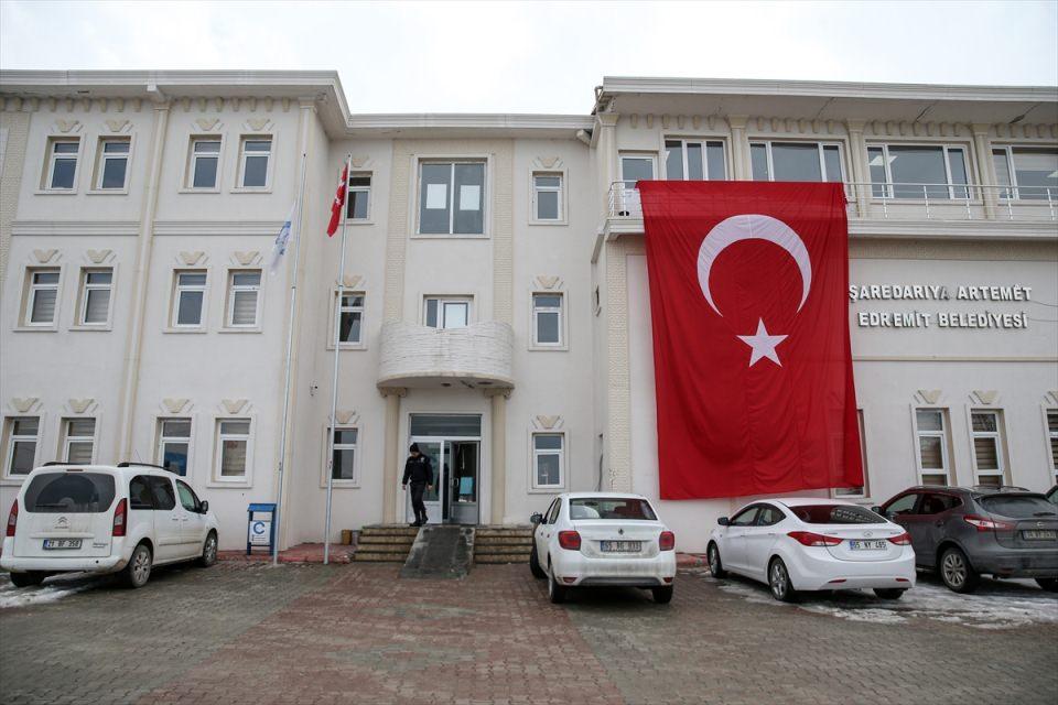 <p> </p>

<p> </p>
