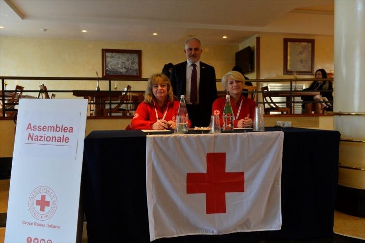 <p>Uluslararası Kızılay ve Kızılhaç Federasyonu (IFRC) Avrupa ve Orta Asya Bölgesinden Sorumlu Başkan Yardımcısı ve Türk Kızılayı Genel Başkanı Dr. Kerem Kınık (ortada), IFRC ve İtalya Kızılhaç Başkanı Francesco Rocca ve Federasyon Yönetim Kurulu üyeleriyle Papa Franciscus’un davetlisi olarak Vatikan’a bir ziyaret gerçekleştirdi.</p>

<p> </p>
