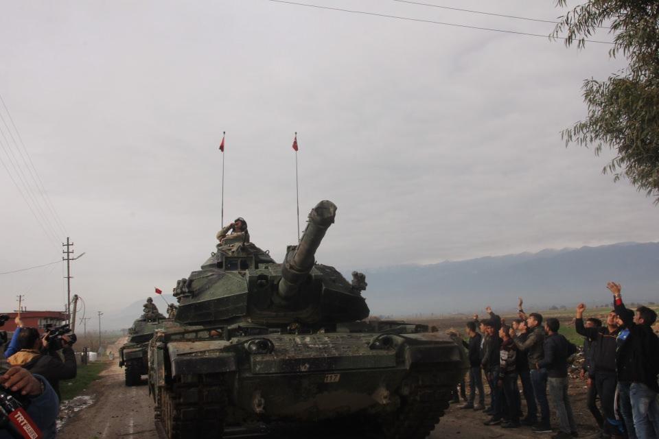 <p>Terör örgütlerinin Afrin’de bulunması demek, Kilis ilinin tamamının ve Hatay ilinin büyük bir kısmının terör örgütlerinin ateş menziline girmesi demektir.</p>
<p> </p>