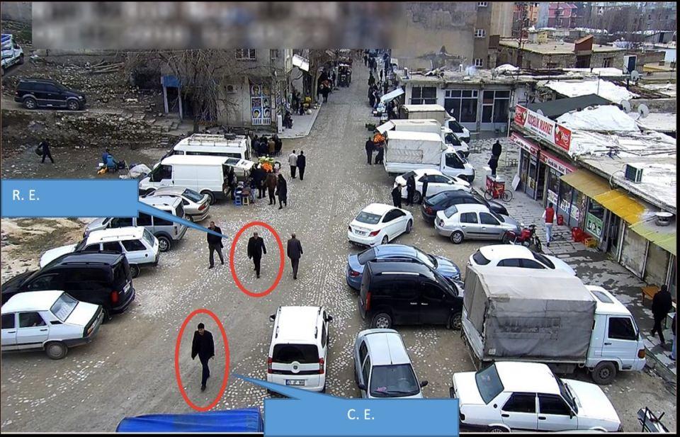 <p>Özelçi, abdest alırken 9 bin lirasının çalındığını belirterek, "Abdest aldıktan sonra paranın çalındığını fark ettim ve çalanların peşinden çıktım. </p>

<p> </p>
