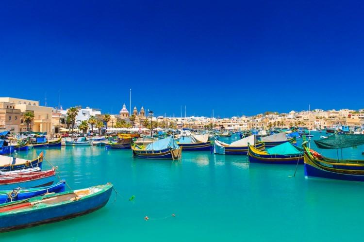 <p><strong>Marsaxlokk, Malta </strong></p>

<p>Küçük bir balıkçı köyü olan Marsaxlokk, sakinliği ve doğal güzellikleri ile keşfedilmeyi bekliyor. Çok az kişinin ikamet ettiği bölgede sadece 3 bin kişi yaşıyor. </p>
