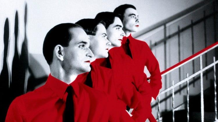 <p><strong>En İyi Elektronik Dans Albümü: </strong>3D The Catalogue - Kraftwerk</p>
<p><strong>En İyi Metal Performansı: </strong>Sultan's Curse - Mastadon</p>
<p><strong>En İyi New Age Albümü: </strong>Dancing on Water - Peter Kater</p>