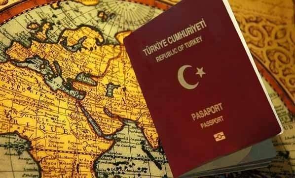 <p>Dünyada birçok ülkede vize uygulaması varken 84 ülke Türk vatandaşlarından 30 ila 90 gün arası turistik gezi için vize istemiyor. Bu ülkelerin yanı sıra 17 ülke de sınır kapısından Türk vatandaşlarına kolaylıkla turistik vize veriyor. İşte birbirinden ilginç kültürel özellik ve doğal güzelliklere sahip 101 vizesiz ülke...</p>
