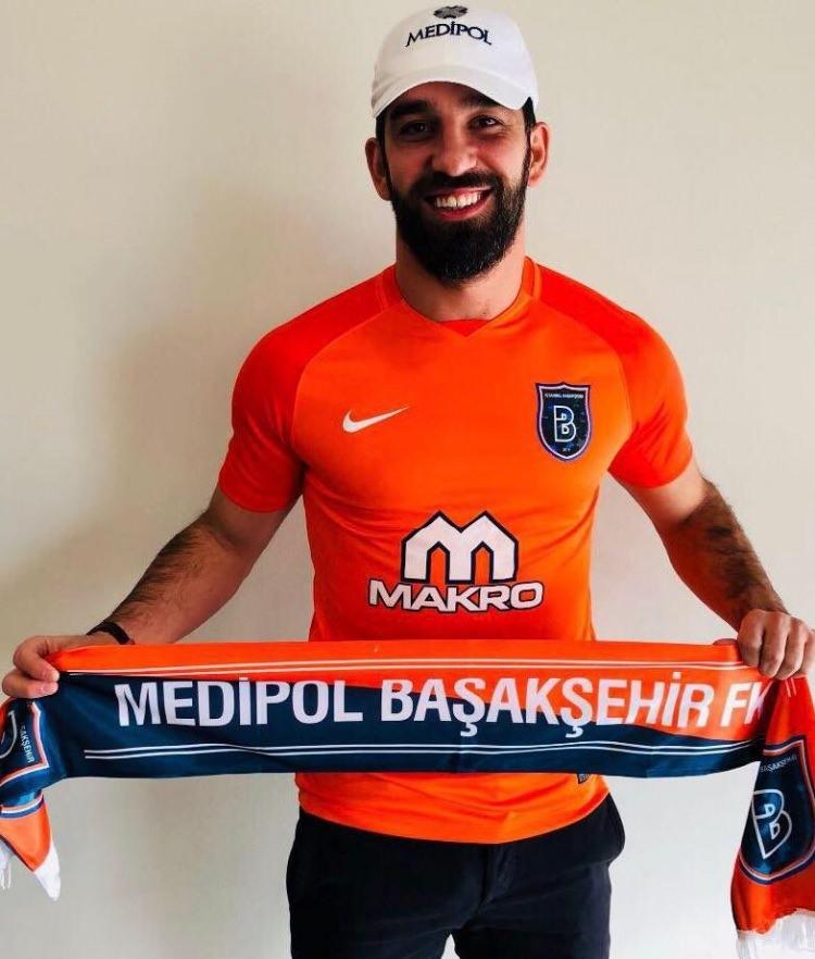 <p>Arda Turan - Barcelona ======> Başakşehir - Kiralık</p>

<p> </p>
