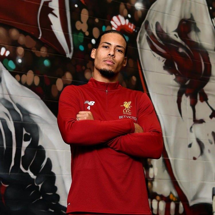 <p>Virgil van Dijk - Southampton ======> Liverpool - 85 milyon Euro</p>
<p> </p>