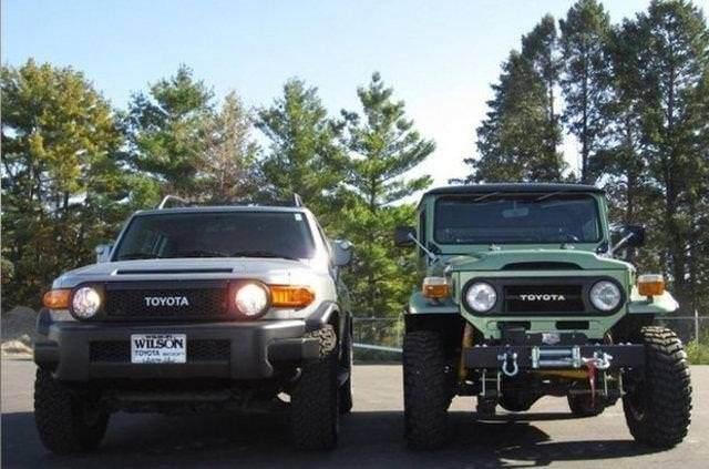 <p>TOYOTA</p>
