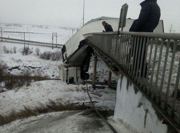 <p>Ölümle burun buruna geldiler yada küçük yaralanmalar ile atlattılar. Kazalardan kurtularak, hayatta kalmayı başaran o şanslı insanlar.</p>
