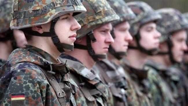 <p>HAVA KUVVETLERİ </p>
<p>Zırhlı birliklerden daha iyi bir görüntü sergilemeyen Alman Hava Kuvvetleri'nin (Luftwaffe der Bundeswehr) durumu incelendiğinde ise, 2014'te Spiegel dergisinde yayımlanan gizli belgelerde yer alan bilgiye göre, filonun büyük bölümünün "felaket" derecede bakıma muhtaç durumda bulunduğu ifade ediliyor.</p>