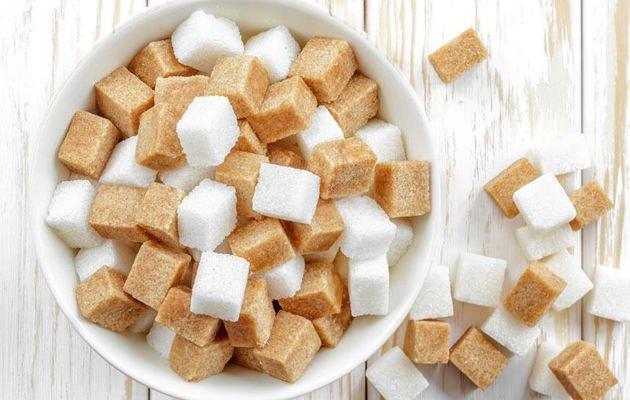 <p>Çayların, kahvelerin ve hamur işlerinin vazgeçilmezi şekerin farklı kullanım alanlarını biliyor musunuz? İşte şekeri hiç aklınıza gelmeyecek kullanım alanları…</p>
