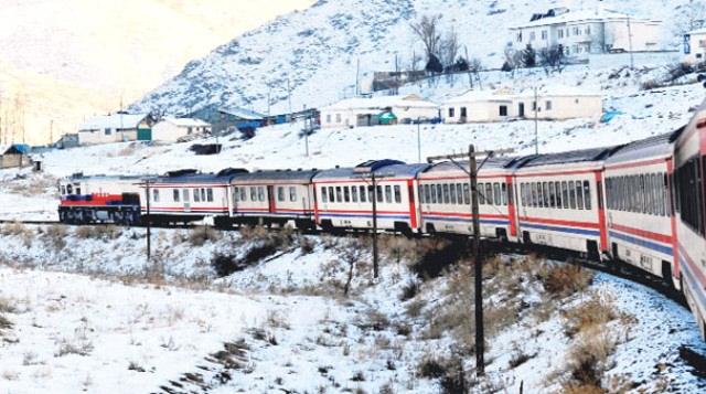 <p>- Kendi oda sıcaklığını kendiniz ayarlayabiliyor isterseniz camı bile açabiliyorsunuz.</p>
<p> </p>