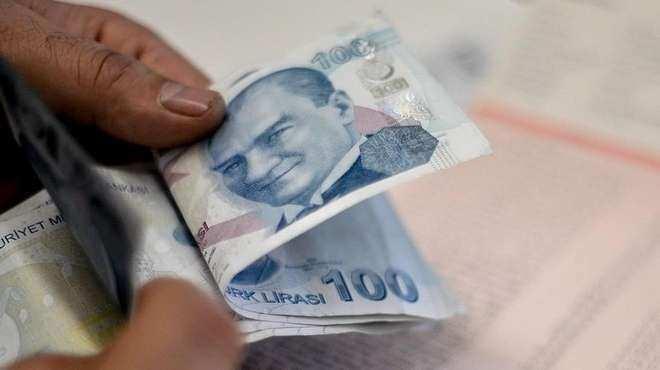 <p>İmalat ve bilişim sektöründe faaliyet gösteren işyerlerinde ilave istihdama daha yüksek sosyal güvenlik primi desteği verilecek.</p>