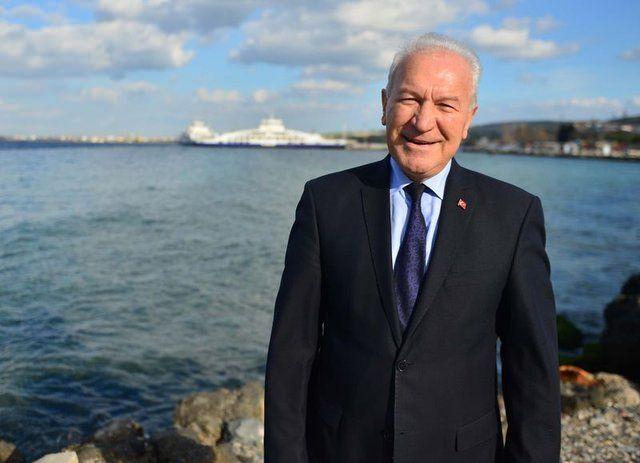 <p>"Köprümüz gün gün, adım adım tamamlanacak. Kara noktalarındaki işlemler devam ediyor. Rüzgar testini de köprü başarıyla tamamladı. Bölgemizde esen en kuvvetli rüzgarın katbekat üstü hızdaki rüzgara dayanabilecek bir güce sahip olacak bu köprü. Şu anda hem Avrupa kıtasındaki Gelibolu noktasında hem de Asya kıtasındaki Lapseki noktasında çalışmalar sürüyor. Gelibolu'da fiziki çalışmalarımız hızlandı. Lapseki'de de fiziki çalışmalar başlayacak."</p>
<p> </p>
