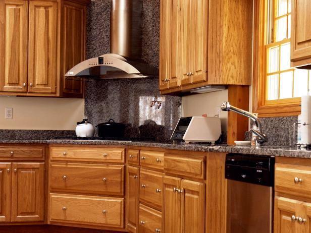 <p>Mutfak dolaplarınızı da temizlemek için zeytinyağından faydalanabilirsiniz. </p>
