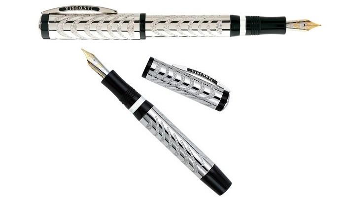 <p><strong>Visconti Ripple H.R.H. Dolma Kalem</strong></p>

<p><strong>57.000 Dolar</strong></p>

<p><strong>(</strong>213.989 TL)</p>

<p>Elmas ve 18 ayar beyaz altından üretilen bu özel kalem beyaz ve siyah olarak iki çeşittir.</p>
