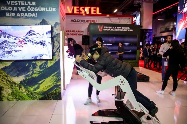<p>Bu arada, GIST 2018'e katılan Vestel de, fuarda oyunseverleri eğlendiriyor. Vestel, stant alanına gelen tüm ziyaretçilere etkinlik boyunca TV'de yüzde 10, beyaz eşyada yüzde 15, küçük ev aletlerinde yüzde 25, telefon ve tabletlerde yüzde 10 ve telefon aksesuarlarında yüzde 20 indirim çeki hediye edecek.</p>

<p> </p>
