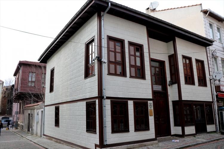 <p>Edirne Valiliği'nce, geçmişte kentin değerli semtlerinden Kaleiçi'ndeki tarihi konakların yeniden ihtişamlı görüntüsüne kavuşması için çalışma başlatıldı.</p>

<p> </p>
