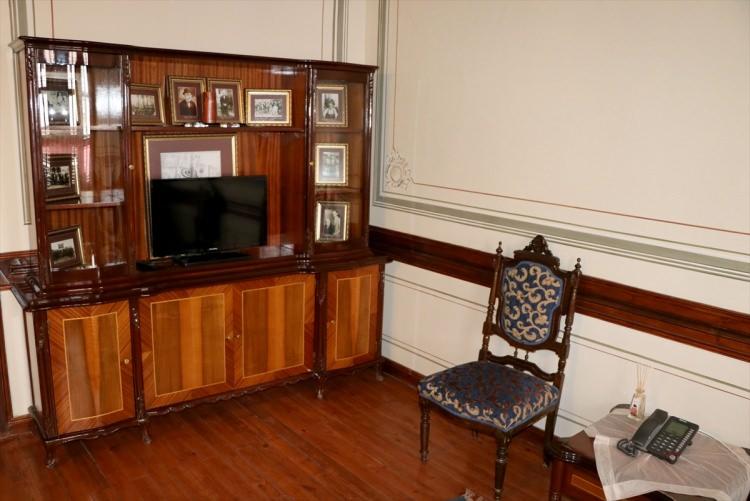<p>Osmanlı medeniyetinin, İstanbul'u fetheden medeniyetin kurulduğu şehir olarak, dünya medeniyet tarihinde önemli yeri olan Edirne'nin turizmden elde ettiği gelirin daha fazlasını hak ettiğini ifade eden Özdemir, şunları kaydetti:</p>
<p> </p>