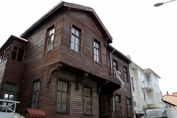 <p>Yani turizm amaçlı değerlendireceğiz, yani turizme o bölgede nasıl ihtiyaç varsa otelse otel, kafeyse kafe, o bölgenin ihtiyacına uygun şekilde oradaki o tesislerimizi değerlendireceğiz. "</p>