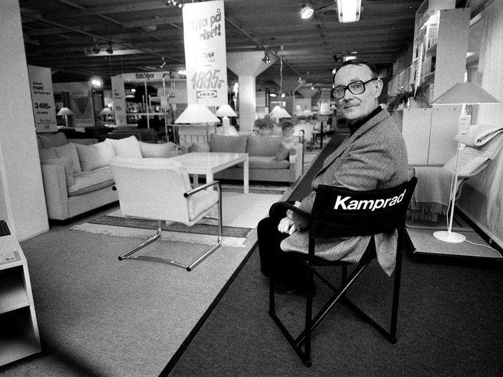<p>Varyemez Amca olarak da tanınan İKEA'nın kurucusu Ingvar Kamprad, 91 yaşında hayatını kaybetti. İşte ticaret hayatına beş yaşında kibrit satarak başlayan, IKEA'yı ise henüz 17 yaşındayken kuran dahi kurtun hayat hikayesi.</p>

<p>49 farklı ülkede 412 mağazasıyla dünyanın en büyük zincirlerinden olan mobilya devi IKEA'yı kuran Ingvar Kamprad 1926 yılında isveç'in fakir bölgelerinden Smaland'da çiftçi bir ailenin çocuğu olarak dünyaya geldi.</p>
