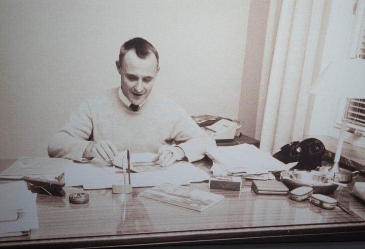 <p>IKEA, Kamprad'ın yarattığı bir isim. Marka, kendi isim ve soyisminin, çiftliklerinin (Elmtaryd) ve köyünün (Agunnaryd) baş harflerinin birleşiminden oluşuyor.</p>
<p> </p>