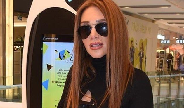 <p>Seren Serengil: "Muhtaç olduğunuz kudret damarlarınızdaki asil kanda mevcuttur, dualarımız sizinle biz de sizinleyiz. Erkeğiyle, kadınıyla, çocuğuyla, yaşlısıyla, genciyle 80 milyonluk. Dünyanın en büyük ordusuyuz..."</p>