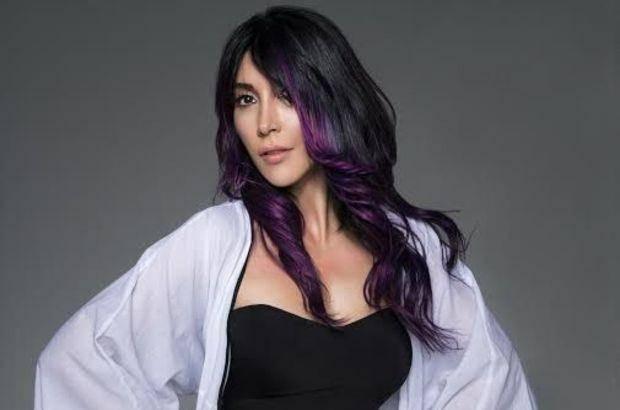 <p>Hande Yener: "Allah, tüm Mehmetçiklerimizin yanında olsun. Şanlı Türk ordumuzu korusun. Kalbimiz sizinle. Hayırlı haberlerinizi duymak dileğiyle..."</p>