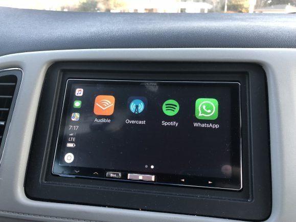<p>CarPlay uygulaması üzerinden WhatsApp'ı destekleyen araba sayısı ise şu anda çok da fazla değil.</p>

<p> </p>
