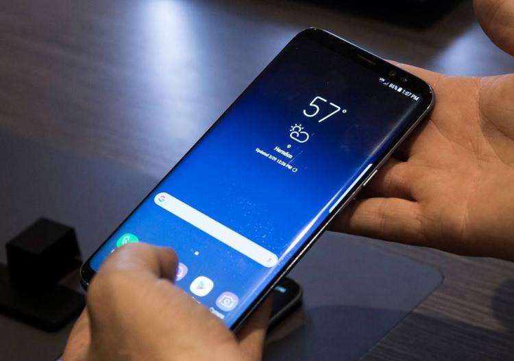 <p>Galaxy S9’da kablosuz şarj özelliklerine de yer verilmesine kesin gözüyle bakılıyor.</p>
<p> </p>