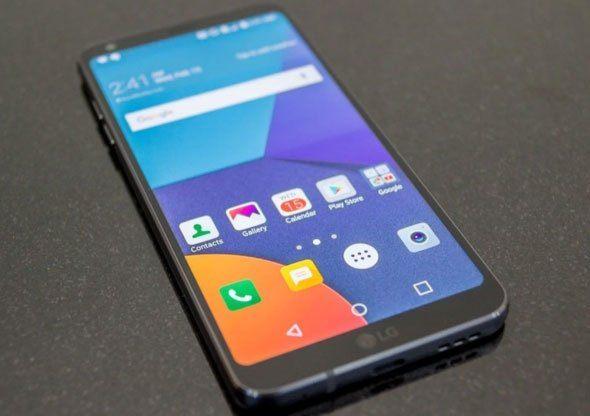 <p><strong>LG G7</strong></p>

<p>6 GB'lık bir RAM'e sahip olması beklenen LG G7, FullVision OLED ekrana sahip olacak. Çift arka kamera ve çift ön kameranın olacağı cihaz, iris tarayıcıya sahip ve kablosuz şarj desteği sunacak.</p>

<p> </p>
