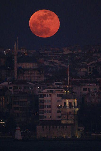 <div>İstanbul'da ’Süper Kanlı Mavi Ay’ tutulması</div>

<div> </div>

