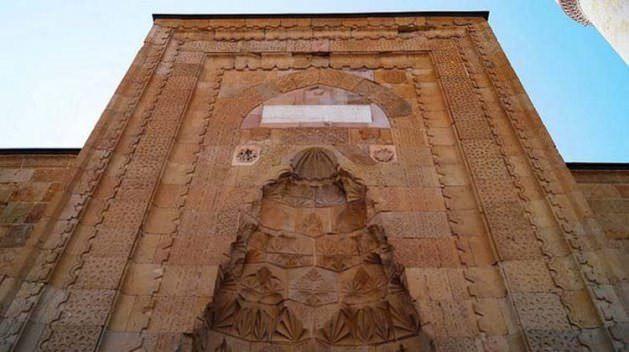 <div>Niğde: 352 727</div>

<div> </div>
